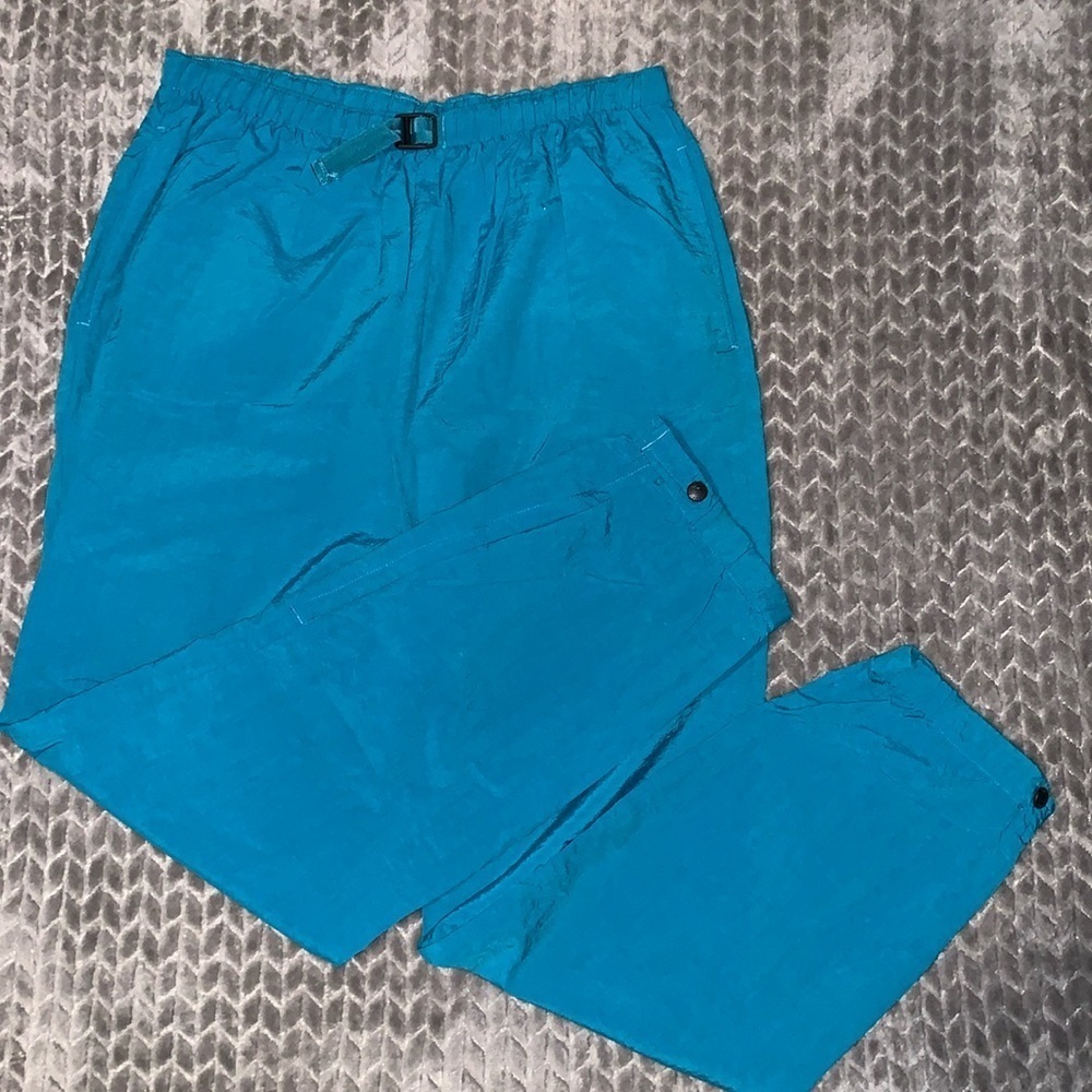 Columbia Vintage Windpants. Size Medium.